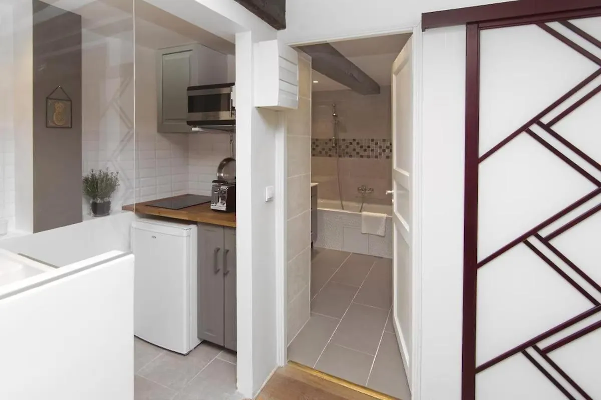My Nest Inn Paris Pantheon - 31M2 - 2Min Du Pantheon 0*,  France